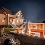Villa Roots Sequoia